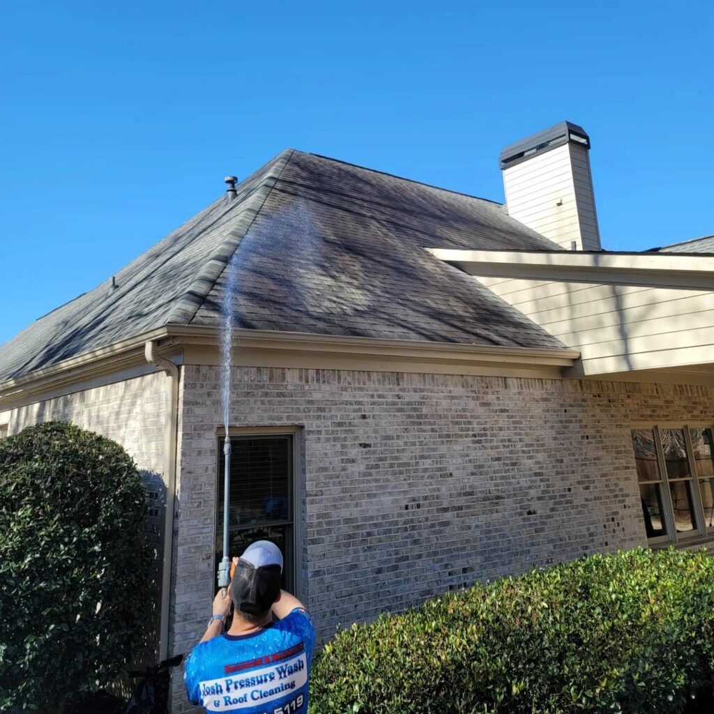 Suwanee, GA: Roof cleaning for asphalt shingle roofs